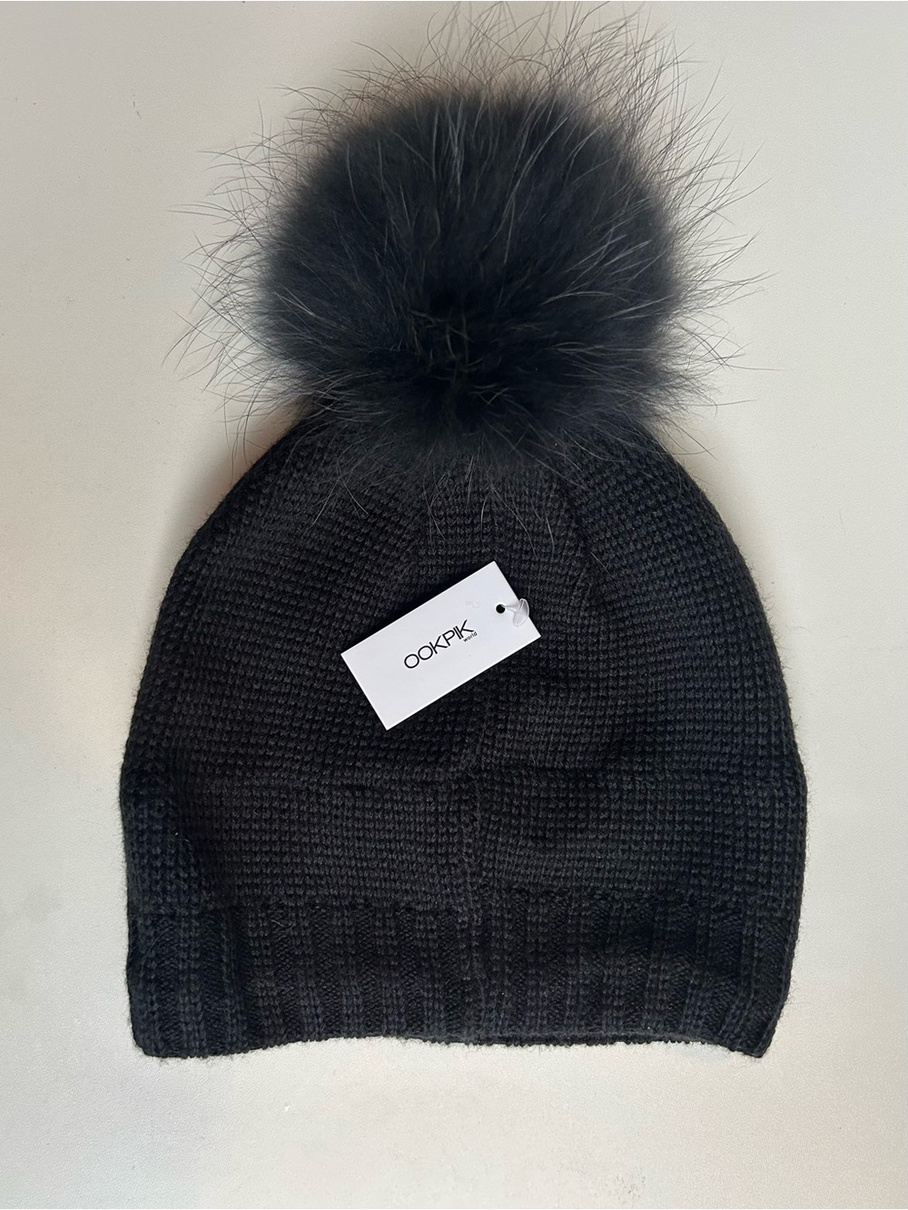 NWT OOKPIK WORLD Women’s Black Knit Pom Pom Beanie
